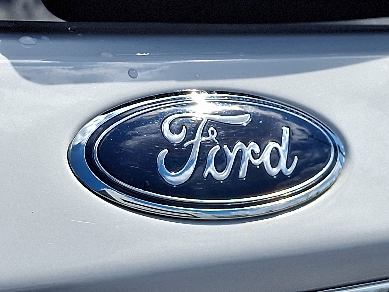 Used 2021 Ford Explorer Limited w/ Equipment Group 301A AWD/4WD image 30