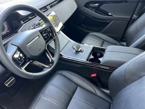 Used 2024 Land Rover Range Rover Evoque Dynamic SE image 4