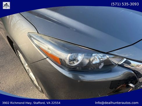 Used 2017 MAZDA MAZDA3 Sport FWD image 4