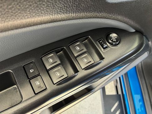 Used 2021 Chevrolet Colorado Z71 AWD/4WD image 11