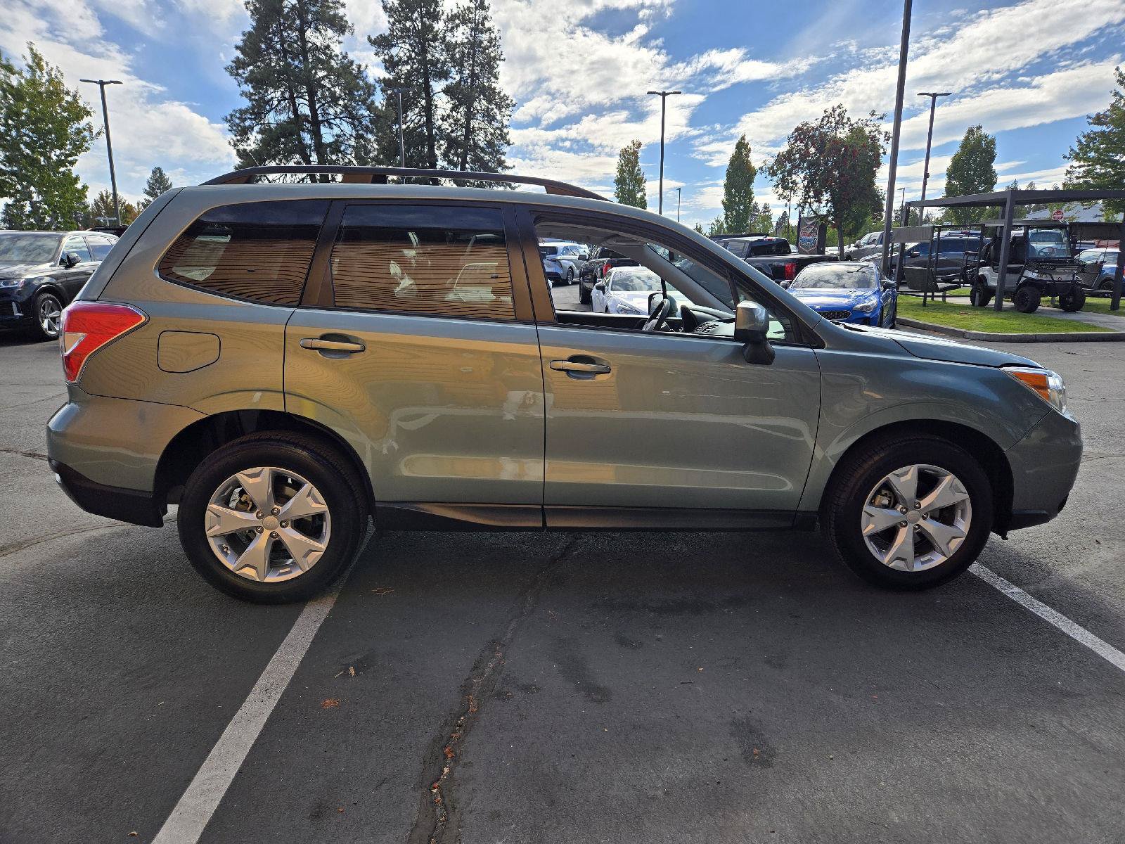 Used 2015 Subaru Forester 2.5i Premium w/ Popular Package #2 AWD/4WD image 6