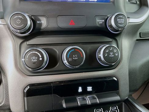 Used 2019 RAM 1500 Big Horn AWD/4WD image 19