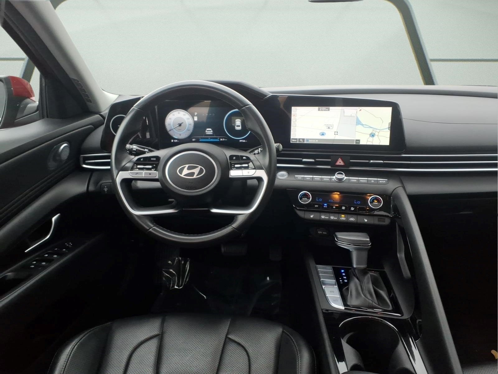 Used 2025 Hyundai Elantra Limited FWD image 10