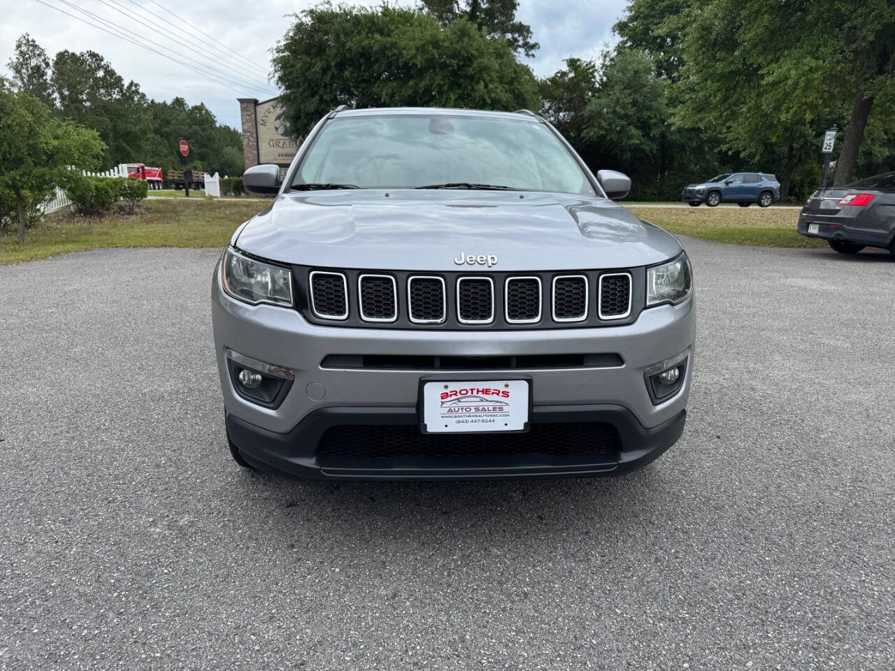 Used 2018 Jeep Compass Latitude AWD/4WD image 2