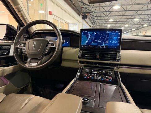 Used 2022 Lincoln Navigator L Reserve image 34