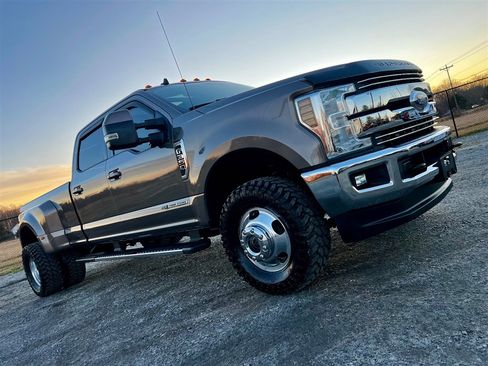 Used 2019 Ford F350 Lariat w/ Lariat Ultimate Package image 35
