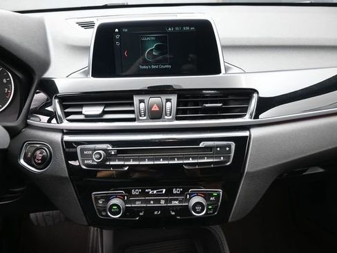 Used 2018 BMW X1 xDrive28i AWD/4WD image 9