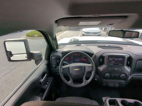 Used 2024 Chevrolet Silverado 2500 Custom w/ Custom Value Package image 32