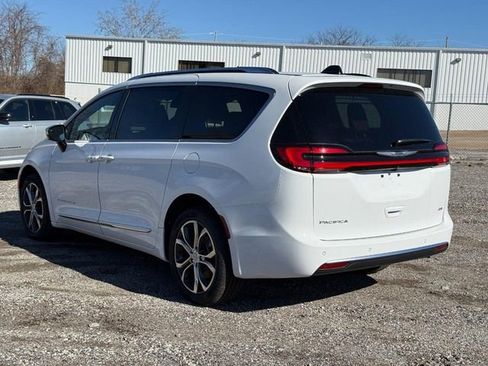 New 2026 Chrysler Pacifica Pinnacle image 5