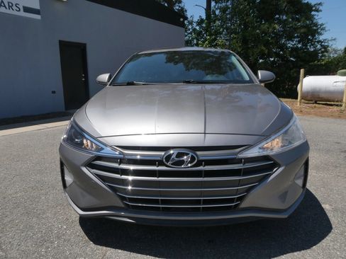 Used 2020 Hyundai Elantra Value Edition w/ Cargo Package (C1) FWD image 2