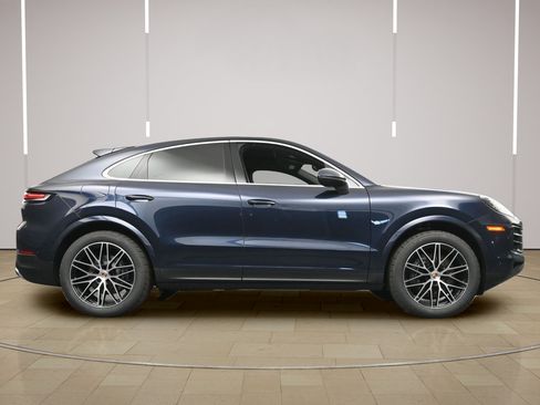 Certified 2026 Porsche Cayenne Coupe AWD/4WD image 28