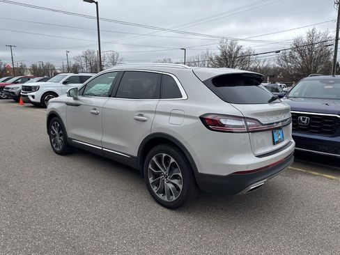 Used 2023 Lincoln Nautilus Reserve image 3