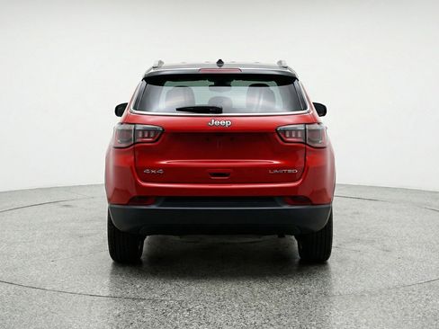 Used 2025 Jeep Compass Limited image 7