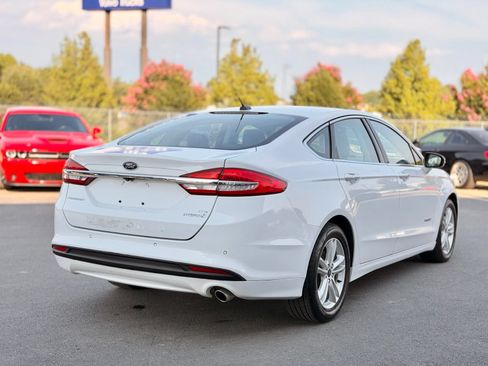Used 2018 Ford Fusion SE w/ Equipment Group 602A FWD image 7