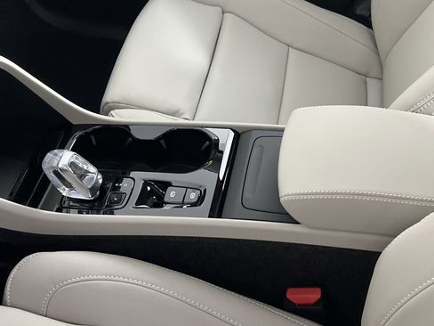 New 2026 Volvo XC40 B5 Plus w/ Protection Package Premier image 19