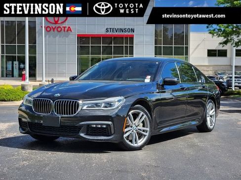 Used 2018 BMW 750i xDrive AWD/4WD image 1