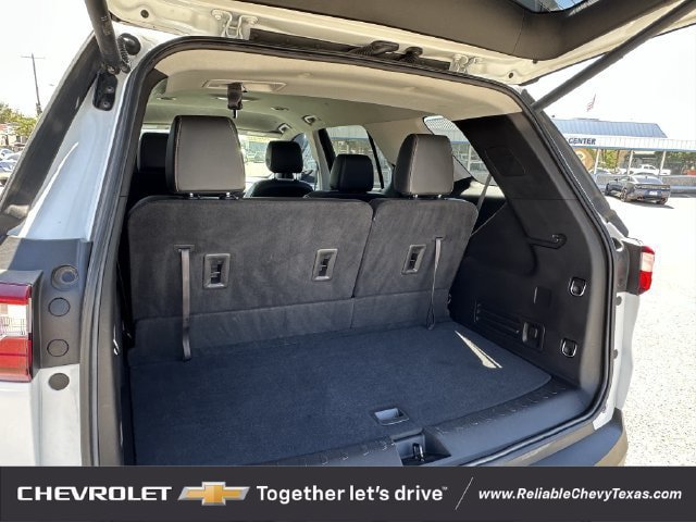 Used 2021 Chevrolet Traverse LT FWD image 32