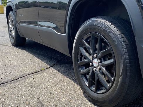 Used 2019 GMC Acadia SLT AWD/4WD image 14