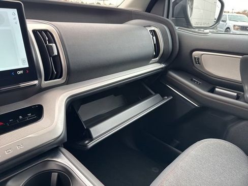 Used 2025 Ford Expedition Active RWD image 25