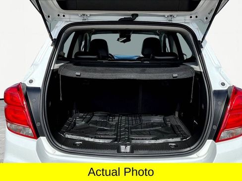 Used 2021 Chevrolet Trax LT image 29