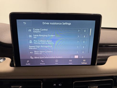 Used 2021 Lincoln Aviator Reserve w/ Equipment Group 202A image 8