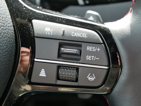 Certified 2025 Honda Pilot Black Edition image 30