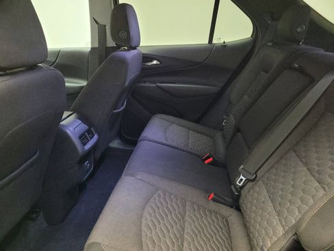 Used 2020 Chevrolet Equinox LT image 18