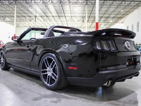 Used 2012 Ford Mustang GT Premium image 5