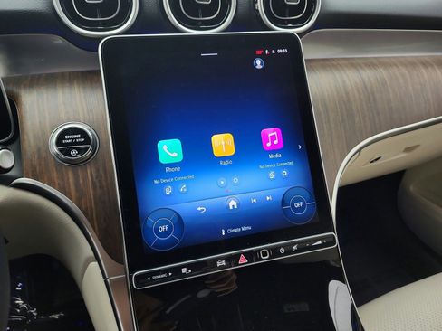 Certified 2025 Mercedes-Benz GLC 300 image 24