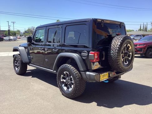 Used 2025 Jeep Wrangler Unlimited Rubicon 4xe w/ Convenience Group AWD/4WD image 23