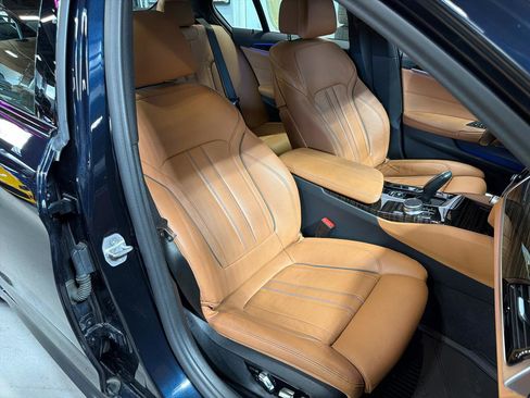 Used 2023 BMW M550i xDrive image 20