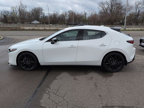 New 2026 MAZDA MAZDA3 Hatchback w/Premium Plus Pkg image 4