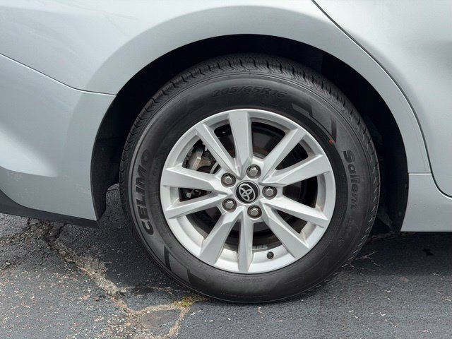 Used 2025 Toyota Camry LE FWD image 15