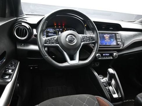 Used 2018 Nissan Kicks SR FWD image 12