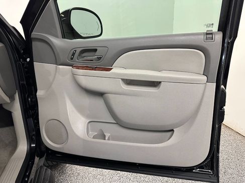 Used 2013 GMC Yukon XL SLT w/ SLT-2 Equipment Package image 23