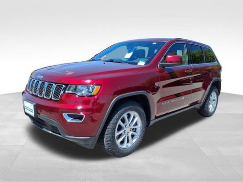 Used 2022 Jeep Grand Cherokee Laredo X RWD image 2