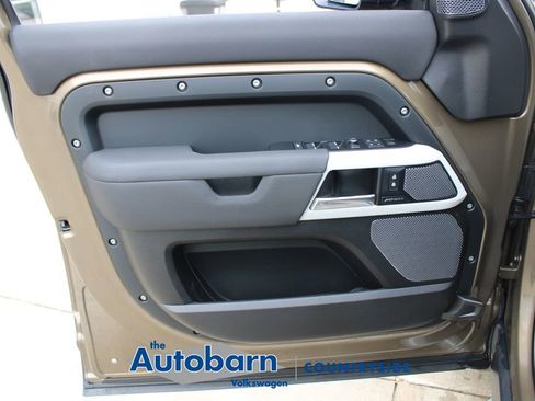 Used 2021 Land Rover Defender 110 SE AWD/4WD image 9