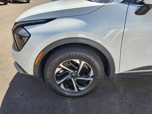 Used 2023 Kia Sportage LX AWD/4WD image 5