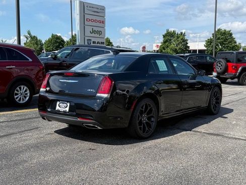 Used 2020 Chrysler 300 S RWD image 3