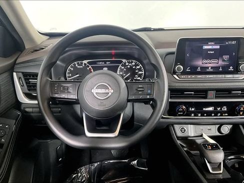 Used 2023 Nissan Rogue SV AWD/4WD image 8