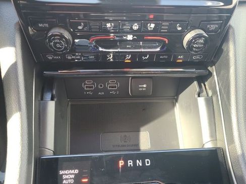 New 2025 Jeep Grand Cherokee Limited w/ Luxury Tech Group II image 16