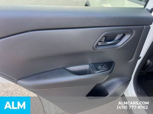 Used 2024 Nissan Rogue S FWD image 24