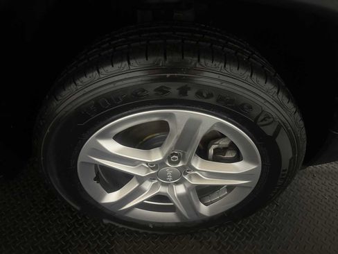 Used 2023 Jeep Compass Latitude image 12