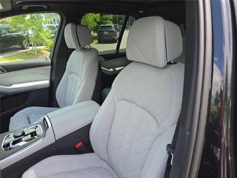 New 2026 BMW X5 xDrive50e w/ Climate Comfort Package AWD/4WD image 20