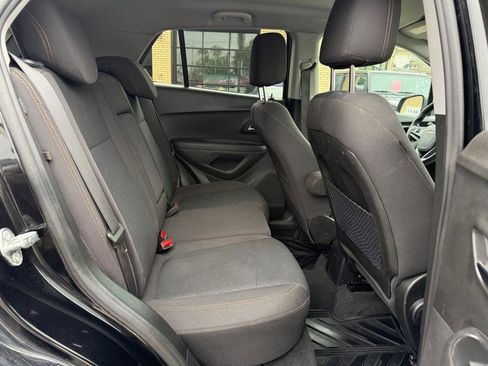 Used 2019 Chevrolet Trax LS w/ Tint and Cruise Package FWD image 10