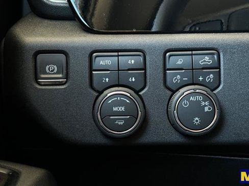 Used 2026 Chevrolet Silverado 1500 LT AWD/4WD image 35
