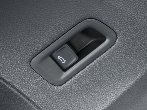 New 2025 Volkswagen Atlas SEL image 21