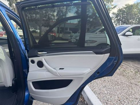 Used 2012 BMW X5 M image 38