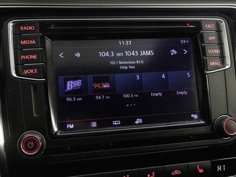 Used 2018 Volkswagen Passat 2.0T SE w/ SE Lighting Package image 23