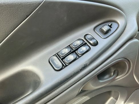 Used 2003 Ford Mustang Premium image 9